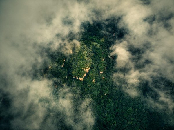 Mode et tendances : guide des styles incontournables 2025